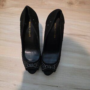Black formal pumps